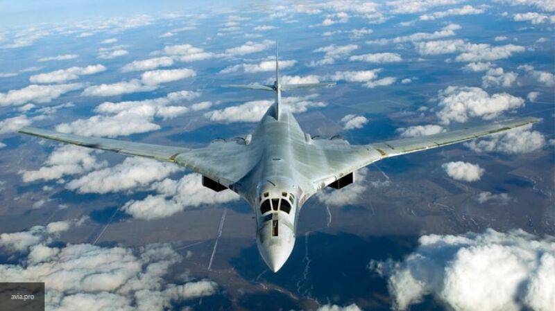 Российский бомбардировщик Ту-160 назван более универсальным, чем американский В-52