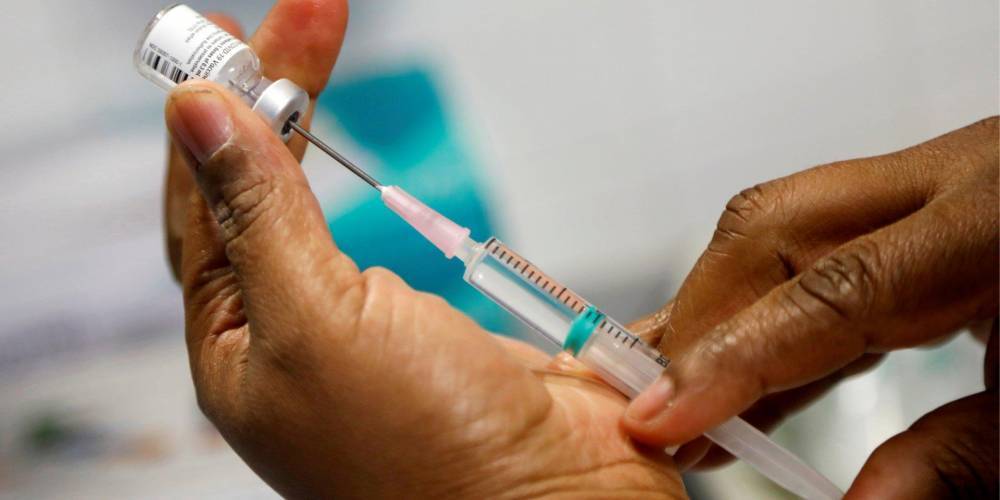 Ранее реагировал на вакцины «плохо». В Швейцарии через пять дней после прививки от коронавируса умер пожилой мужчина — СМИ