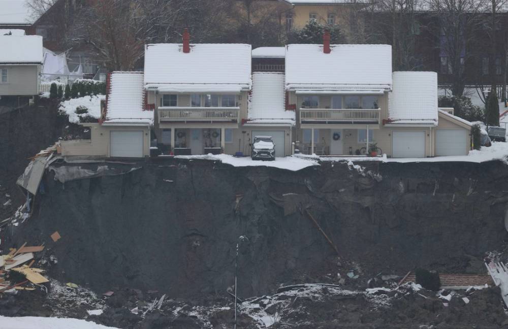 ​​​​​​​Масштабный оползень в Норвегии уничтожил дома: спасатели продолжают поиски пропавших людей