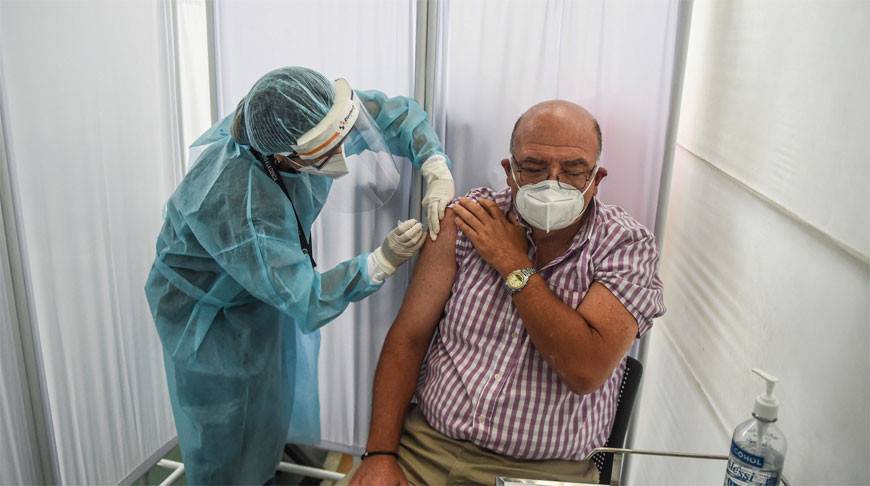 Китай одобрил первую вакцину собственного производства против COVID-19