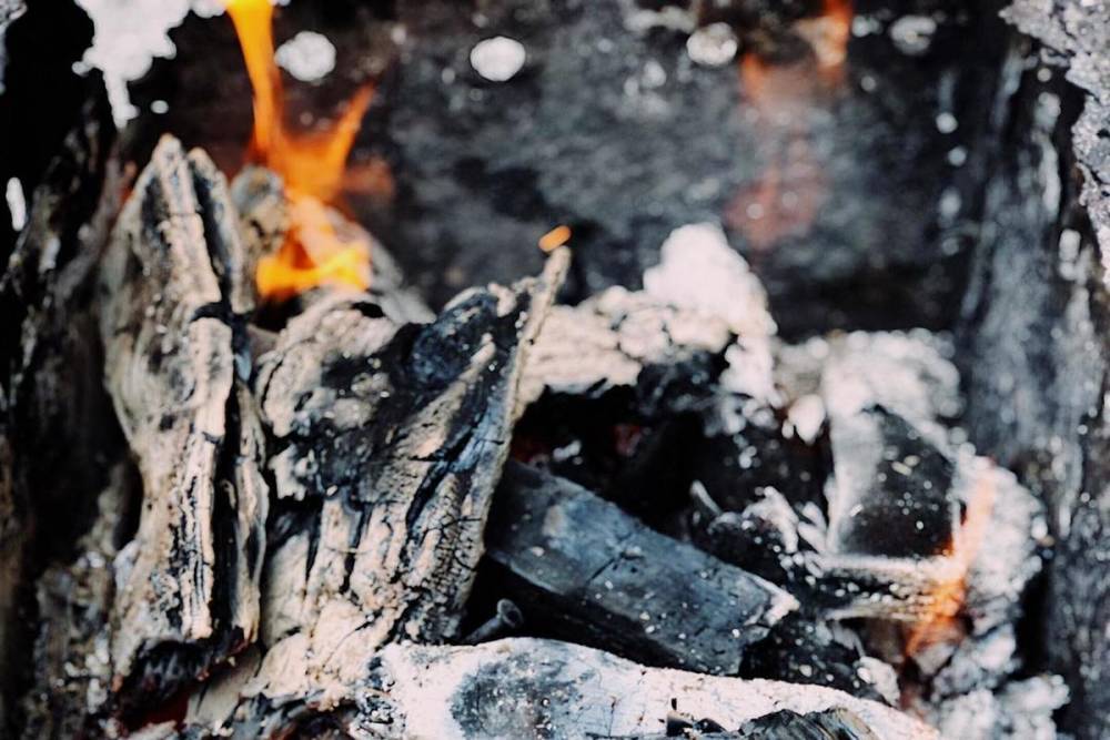 Под Новый год в Псковской области сгорели две бани