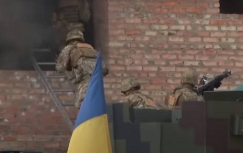 Ад на Донбассе: перемирие сорвано - защитников Украины обстреляли, ВСУ крепко "насыпали" в ответ