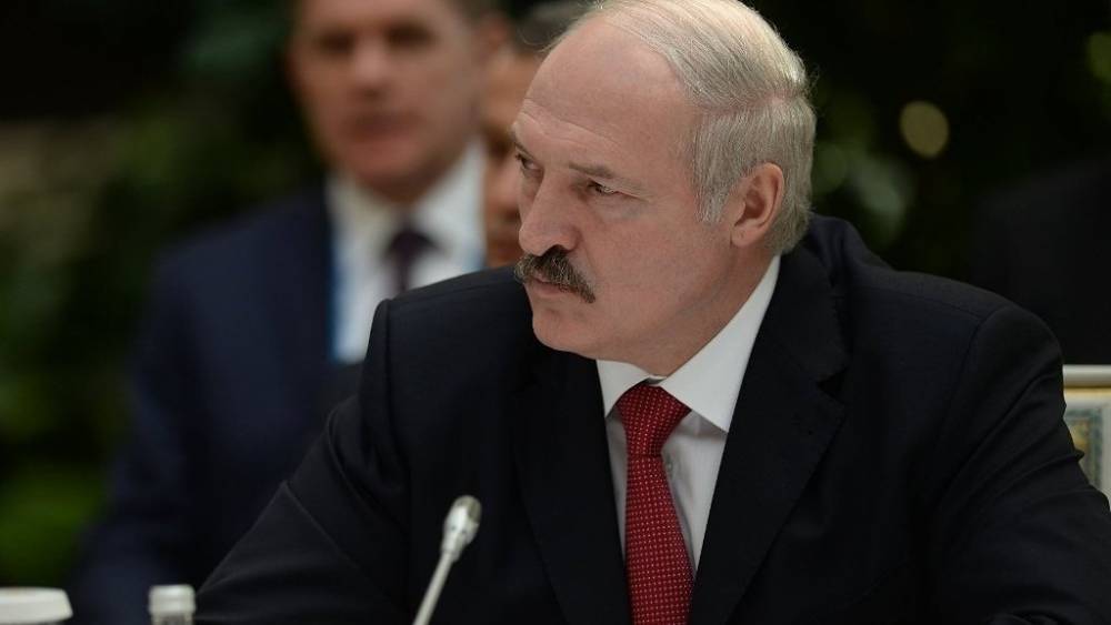 Лукашенко заявил, что путчисты получат свое, если перейдут черту