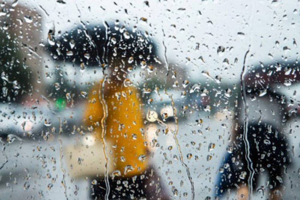 В первый день нового года Украину накроет дождями: Где больше всего будет бушевать непогода