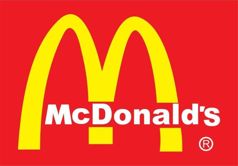 McDonald’s обыграл загадочные металлические стелы в рекламе — фото