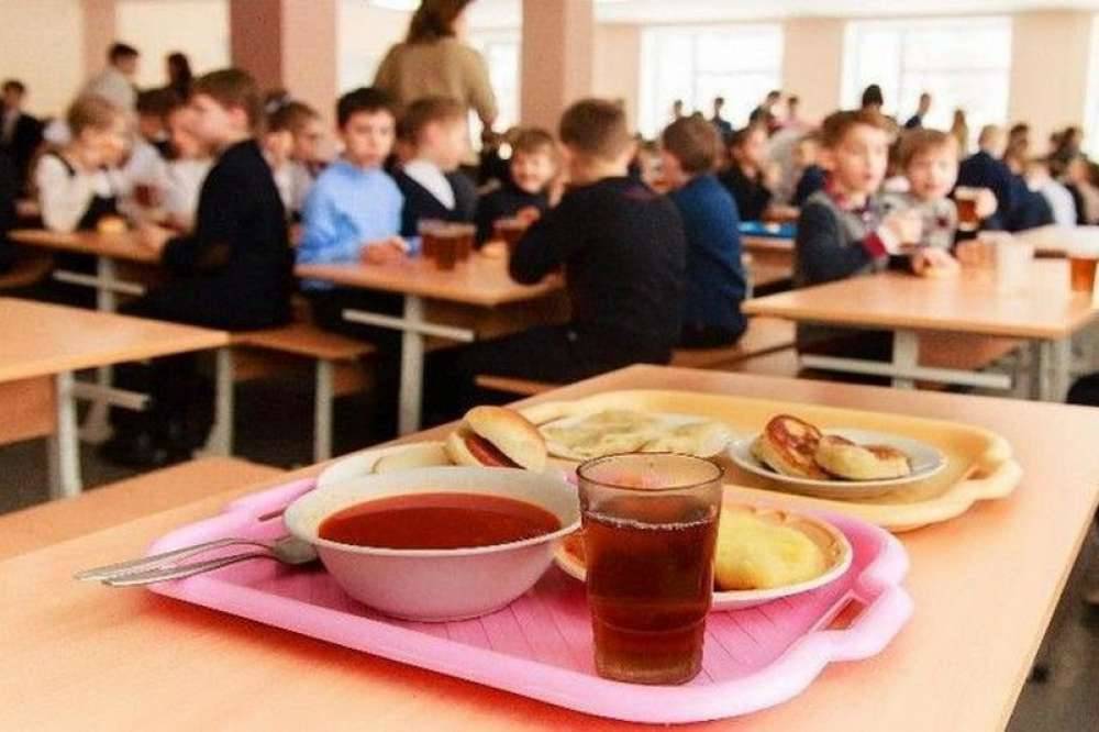 В Смольном озвучили стоимость питания в школах Петербурга в 2021 году