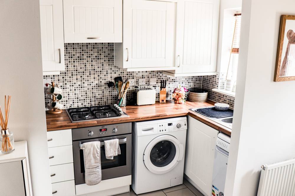 Як усе помістити на кухні: 10 геніальних лайфхаків для маленької кімнати