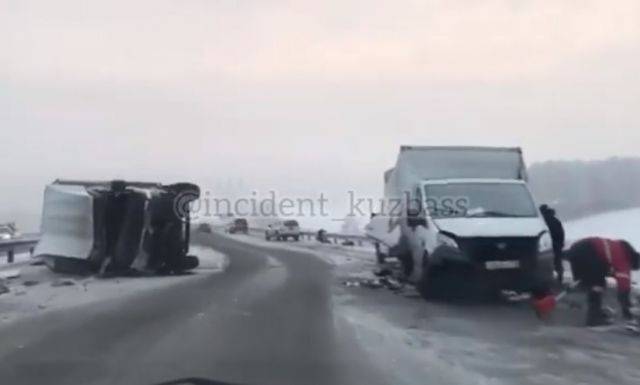 Три человека пострадали в серьёзном ДТП на автодороге Кемерово — Новокузнецк