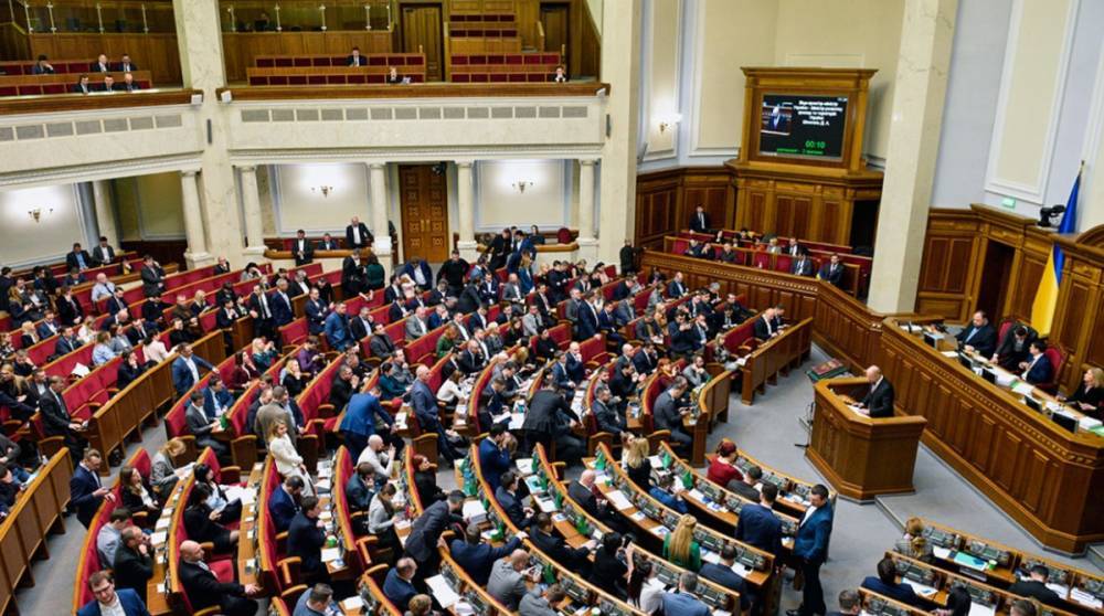 Рада одобрила законопроекты Зеленского о помощи предпринимателям во время карантина