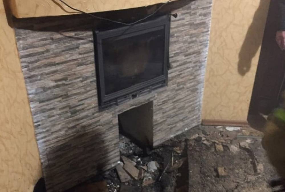 На Львовщине из-за камина едва не сгорел дом: фото