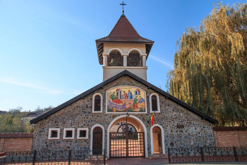Жителя Харьковщины оштрафовали за маты возле церкви