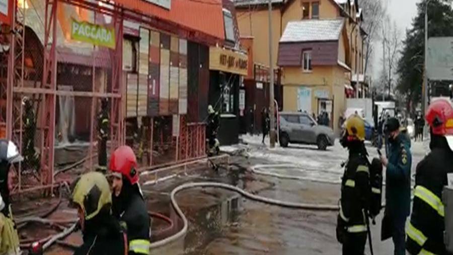 Магазин строительных материалов загорелся в Люберцах