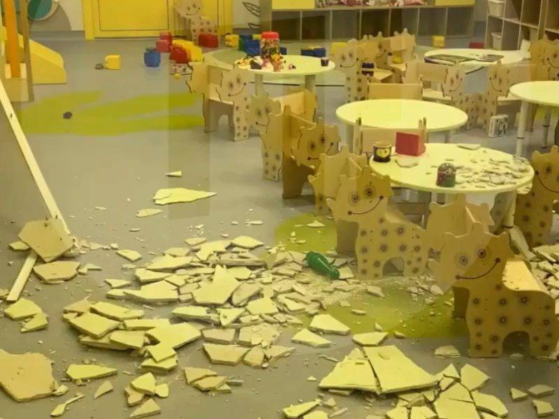 Опубликовано видео из кузбасского детсада, где через неделю после открытия рухнул потолок за 364 млн рублей