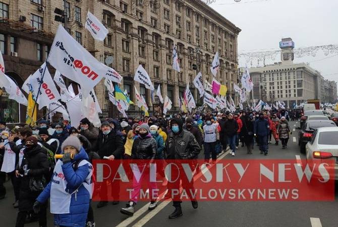 Акция протеста предпринимателей в Киеве: перекрывали Крещатик и толкались под Радой
