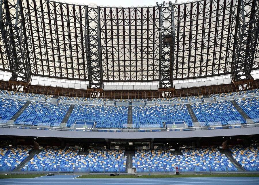 Неаполитанские священники выступили против названия "Стадио Диего Марадона"
