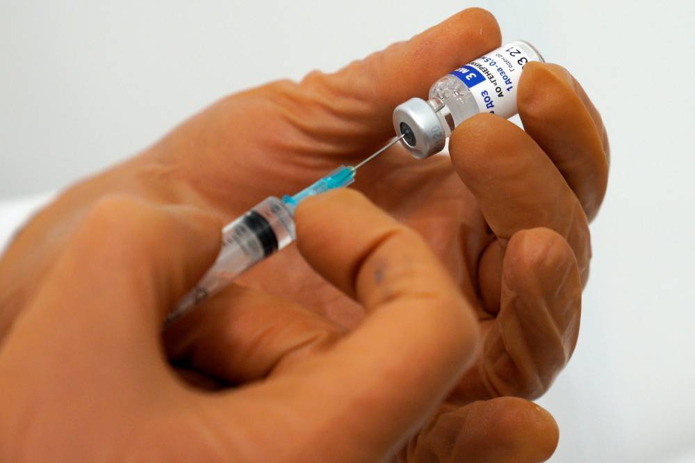 Вакцину от коронавируса до конца года получат более 400 жителей Карачаево-Черкесии