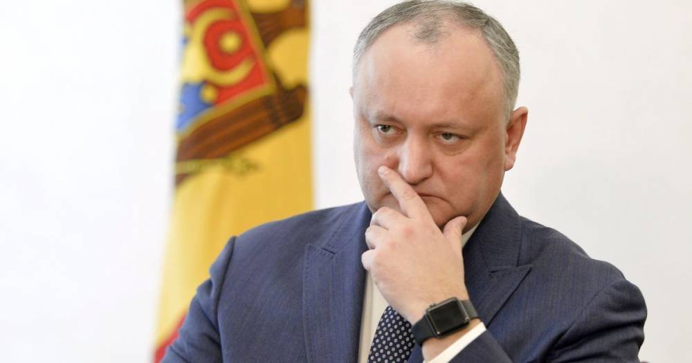 Додон хочет подписать закон о русском языке до того, как Санду вступит в должность президента Молдовы