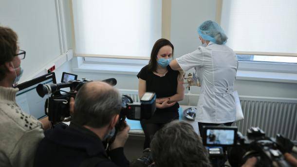 В России заявили о старте массовой вакцинации от COVID-19