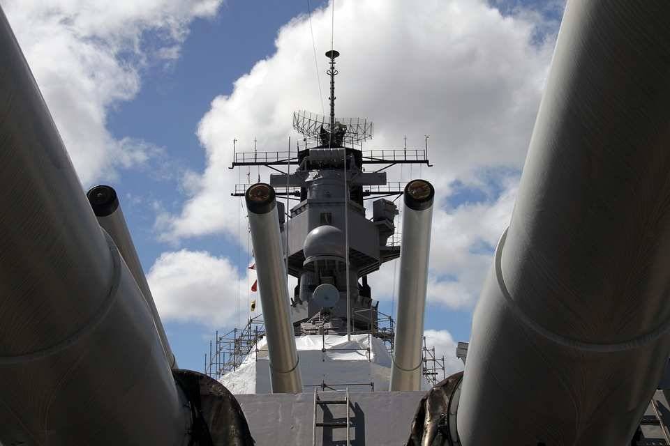 Folha de S.Paulo: Россия ответила на заявление главы НАТО выводом в море сразу двух флотов