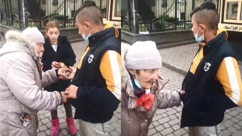 В Киеве подростки ромской национальности ограбили старушку, которая шла в больницу: видео