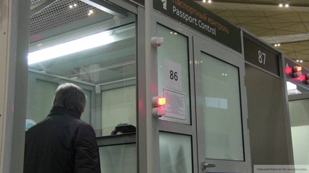 ФССП назвала число россиян, которые не могут выехать за границу без долгов