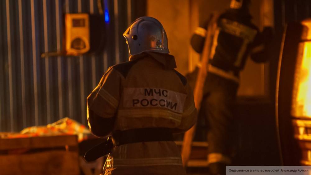 Увеличилась площадь пожара на рынке с пиротехникой в Ростове-на-Дону