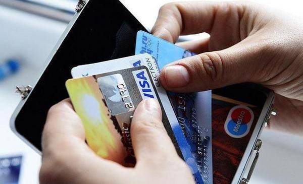 Жительница Ямала потеряла деньги, пытаясь увеличить лимит кредитной карты