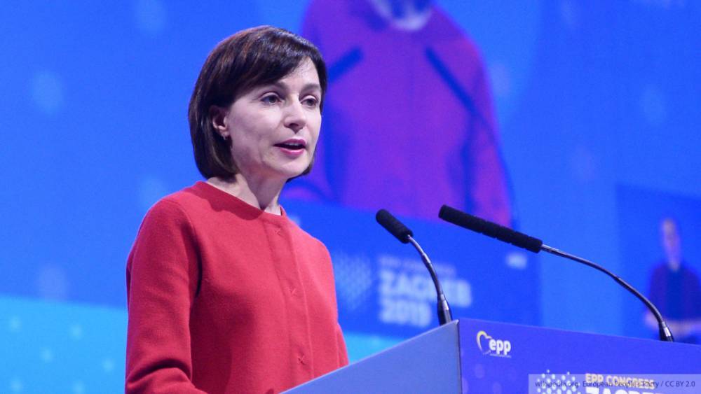Санду потребовала от правительства премьера Молдавии уйти в отставку