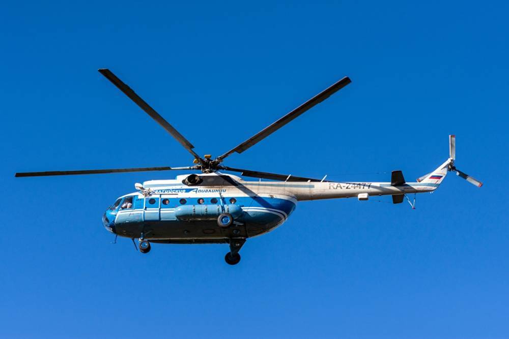 В ХМАО вертолет санавиации вернулся в аэропорт вылета из-за неисправности двигателя