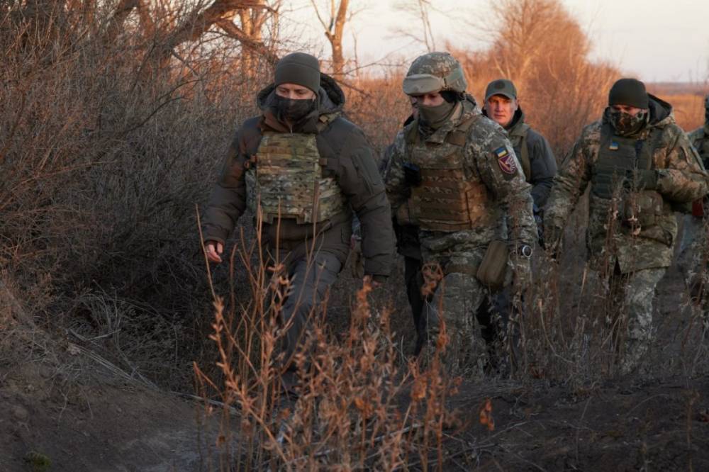 Зеленский в День Вооруженных сил посетил украинских военных на линии разграничения