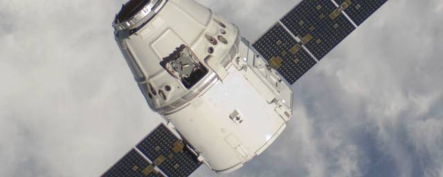 Грузовой корабль Cargo Dragon от SpaceX совершил первый полет на МКС
