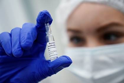 Первый российский регион отчитался о начале вакцинации от коронавируса