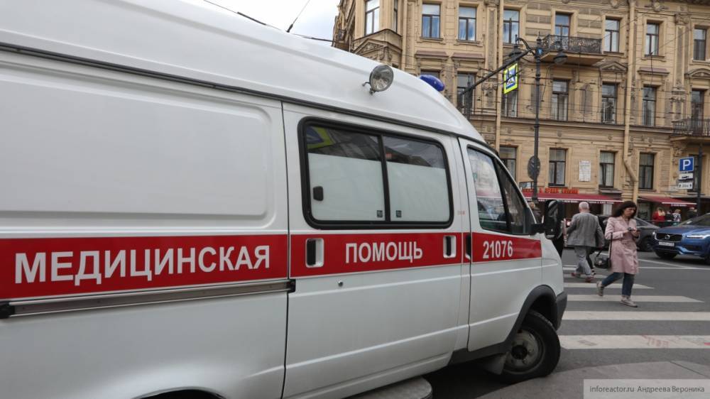 Полиция Петербурга задержала группу подростков после избиения мужчины