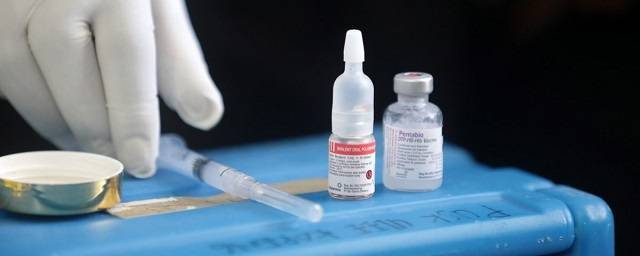 Мишустин: Главы регионов должны подготовиться к доставке вакцин от COVID-19