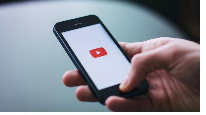 YouTube признал видео с Дудем и Ургантом самым популярным в РФ в 2020 году