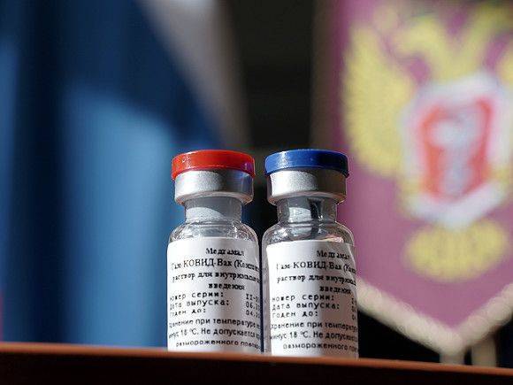 Роскомнадзор предупредил СМИ о недопустимости публиковать фейки про вакцинацию от ковида