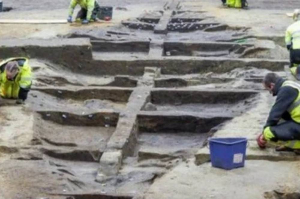 Ученые раскопали древний корабль-гробницу в Норвегии