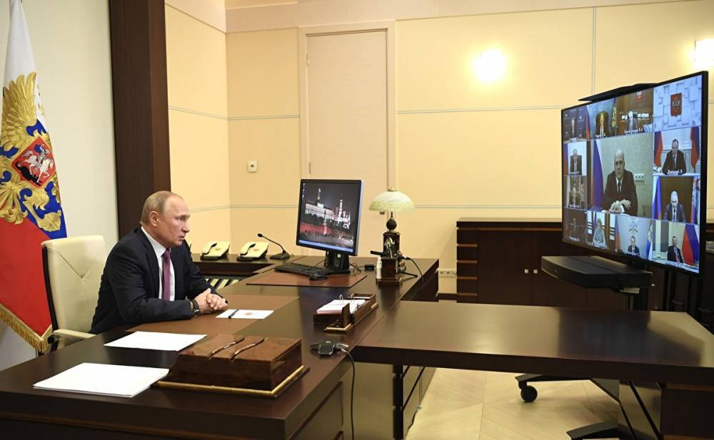 «Проект»: Путину для «конспирации» оборудовали одинаковые кабинеты в Сочи и Подмосковье