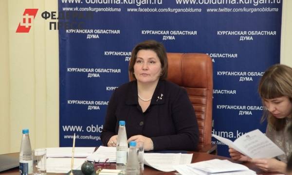 Депутат Елена Воронович получила мандат в зауральском парламенте