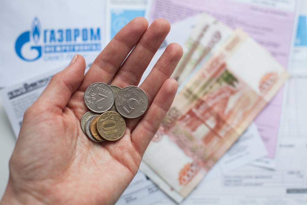Петербуржцы стали чаще оплачивать коммунальные платежи через почтальонов