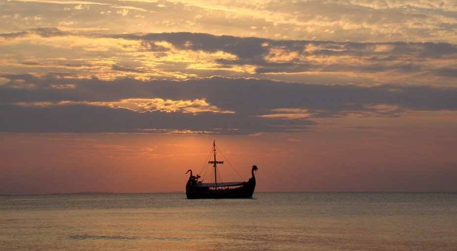 В Норвегии археологи раскопали древний корабль викингов с необычной формой киля