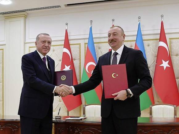 Эрдоган собрался с «историческим» визитом в одушевленный победой в Карабахе Азербайджан