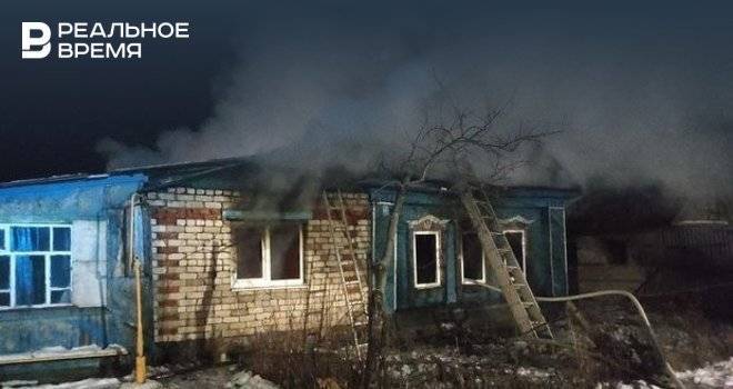 В Татарстане прокуратура начала проверку после гибели трех человек при пожаре в частном доме