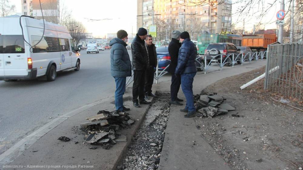 Выявлены нарушения в благоустройстве подходов к остановке в Рязани