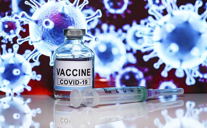 Российская или иностранная?: иммунолог рассказал, какая вакцина от COVID-19 лучше
