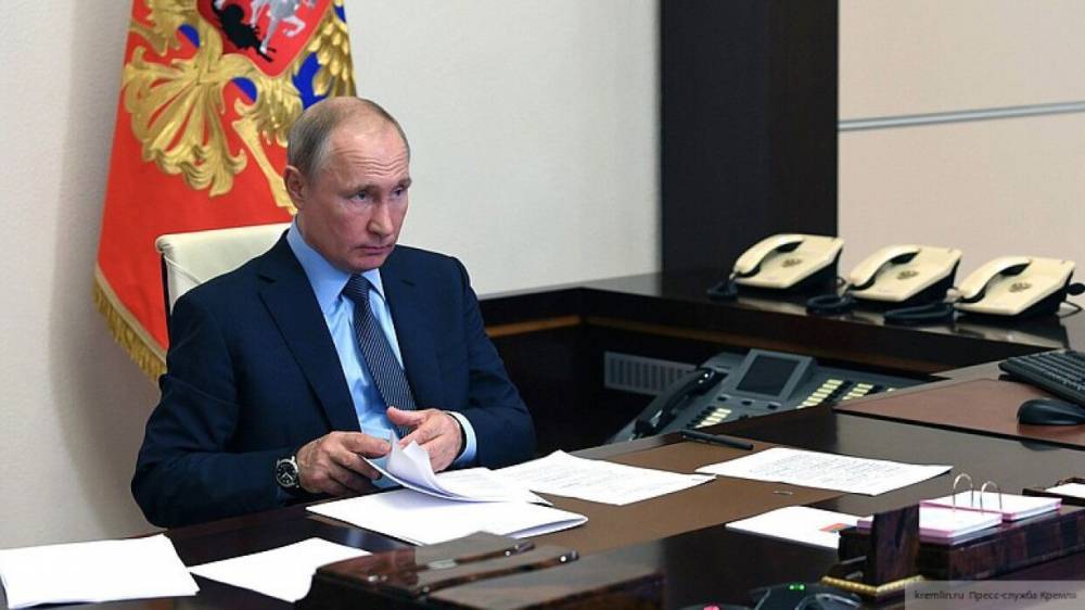 Путин утвердил закон об увольнении судей из-за иностранного гражданства