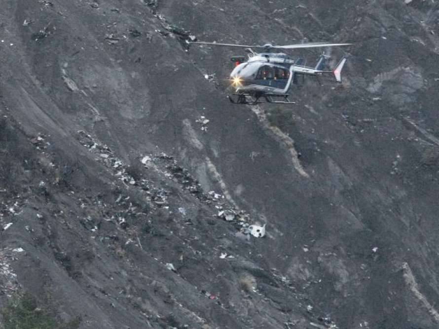 В французских Альпах потерпел крушение вертолет