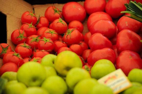 Россельхознадзор запретил импорт в РФ яблок и томатов из Азербайджана