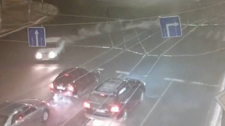 В Омске разыскивают водителя, насмерть сбившего пешехода. Видео