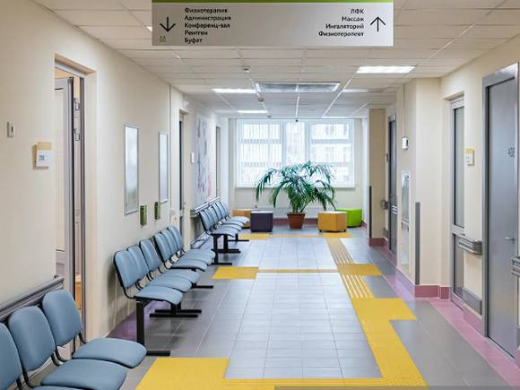 «За три недели врач не пришел ни разу»: петербургский депутат рассказал, как переболел COVID-19